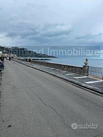 Soluzione semindipendente a Giardini Naxos