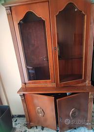Credenza con vetrina