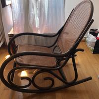 Sedia a dondolo modello Thonet