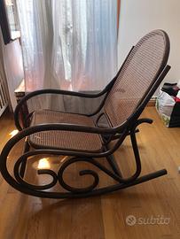 Sedia a dondolo modello Thonet