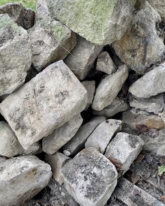 Pietre trachite per murature sassi muretto giadino