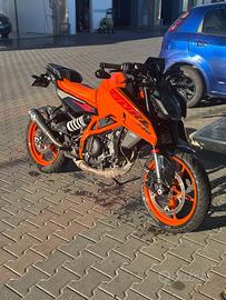 Duke 390