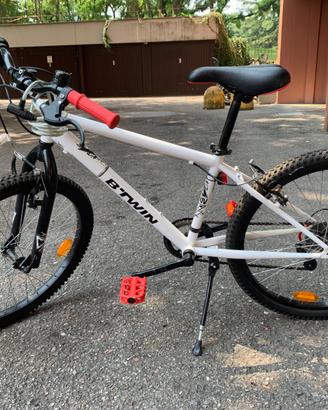 Modello: B'TWIN Rockrider 300 Mountain Bike