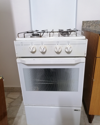 Cucina a gas con forno