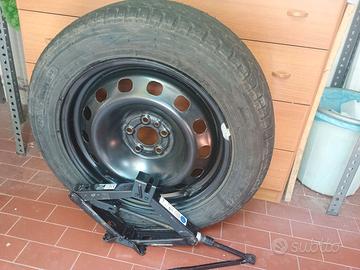 ruota scorta con crick