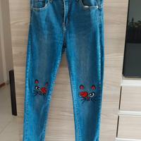 Jeans slim bambina con ricamo gatto – NUOVI – 8/10