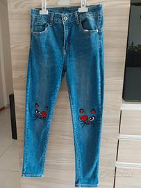 Jeans slim bambina con ricamo gatto – NUOVI – 8/10