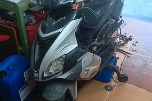  Aprilia SR 50 (da sistemare/grippato)