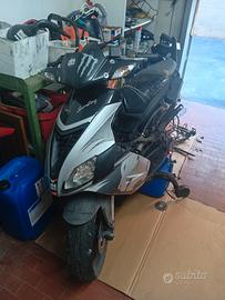  Aprilia SR 50 (da sistemare/grippato)