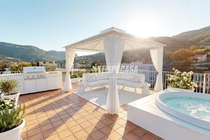 TRILOCALE, SOLARIUM PRIVATO, BOX AUTO. ULTIMO PIAN