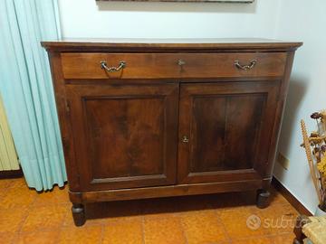 credenza in noce