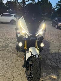 Xadv 750