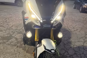 Xadv 750