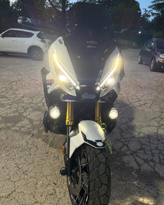 Xadv 750