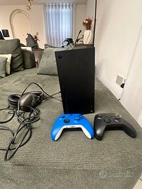 Xbox X con 2 pad e cuffie