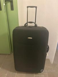 Trolley grande semirigido Roncato usato. Colore ne