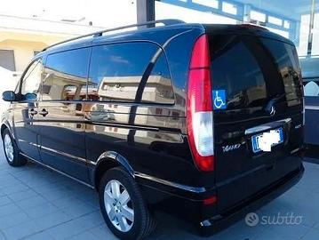 mercedes Viano con anteriore bruciato