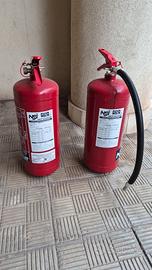 2 estintori meno di un anno di vita 