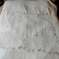 Copriletto matrimoniale piquet ricamo a mano