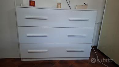 cassettiera e 2 comodini