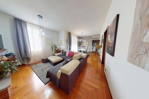 Appartamento di ampia metratura con doppi servizi