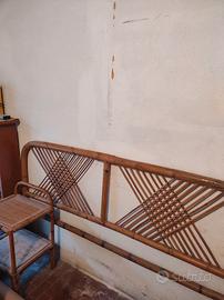 Testata del letto in rattan più comodino