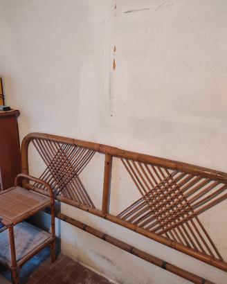 Testata del letto in rattan più comodino