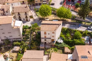Casa indipendente di 217 m² con più di 5 locali e 
