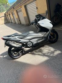 Yamaha t max 560