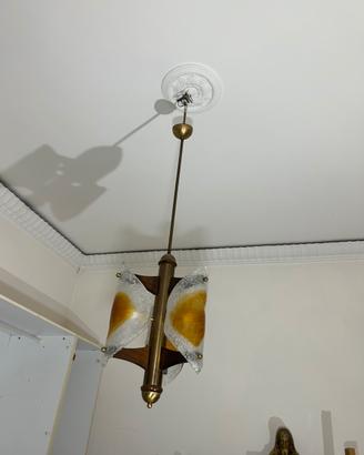 Lampadario vintage in ottone e vetro