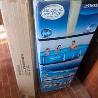 piscina usata in buono stato