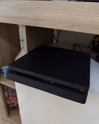 Ps4 slim 1 TB