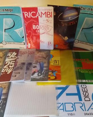 quaderni e altri oggetti per la scuola 
