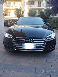 Elegante Audi tenuta in modo impeccabile da vedere