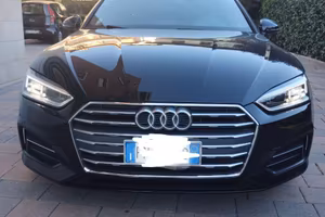 Elegante Audi tenuta in modo impeccabile da vedere