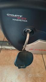 Cyclette "Carnelli XT 8710 magnetica"