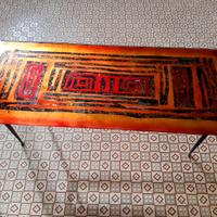 Tavolino con piano in vetro