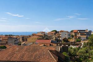 3 LOCALI A SAN PIETRO CLARENZA