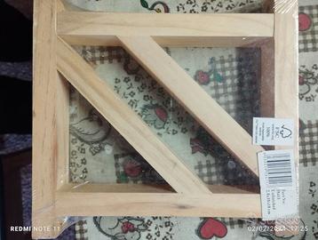 2 staffe reggimensola in legno 18 per 18 cm.