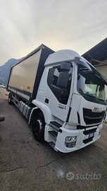 Iveco stralis centinato con sponda retrattile