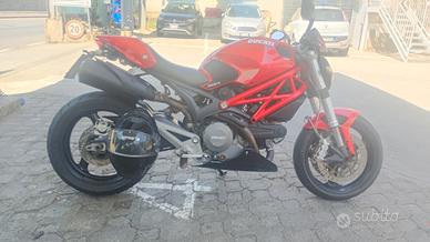 Ducati Monster 696