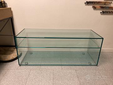 Mobile TV in vetro / Vetrina