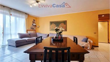 Appartamento a Varano con 3 camere, garage e corte