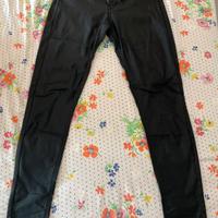 pantaloni neri skinny a vita alta