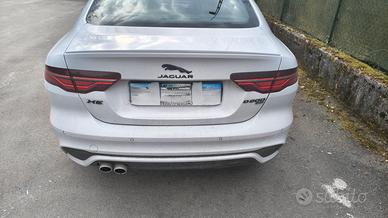 Jaguar Black Dynamic Edition 09/21 204cv Mild Hybr