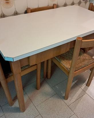 Tavolo legno artigianale e 4 sedie
