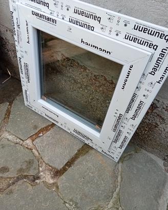 finestra pvc 70x70 nuova 