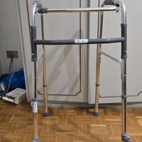 deambulatore a 4 ruote 