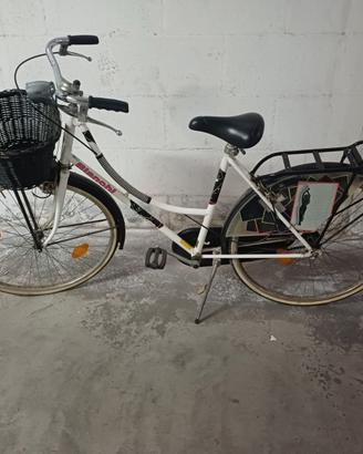 Bici da passeggio "BIANCHI" da donna.