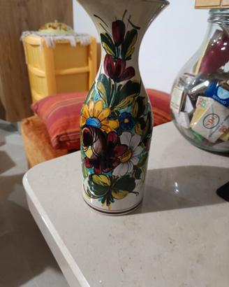 Vaso in Terracotta con disegni floreali